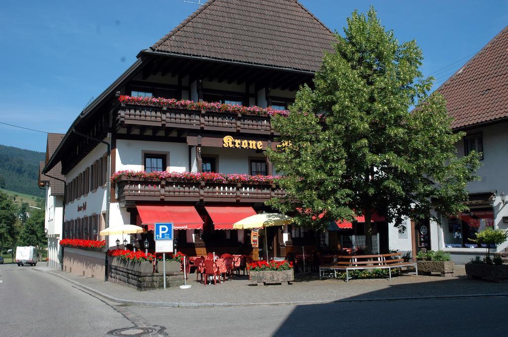 Gasthaus-Krone-Post Simonswald Bagian luar foto